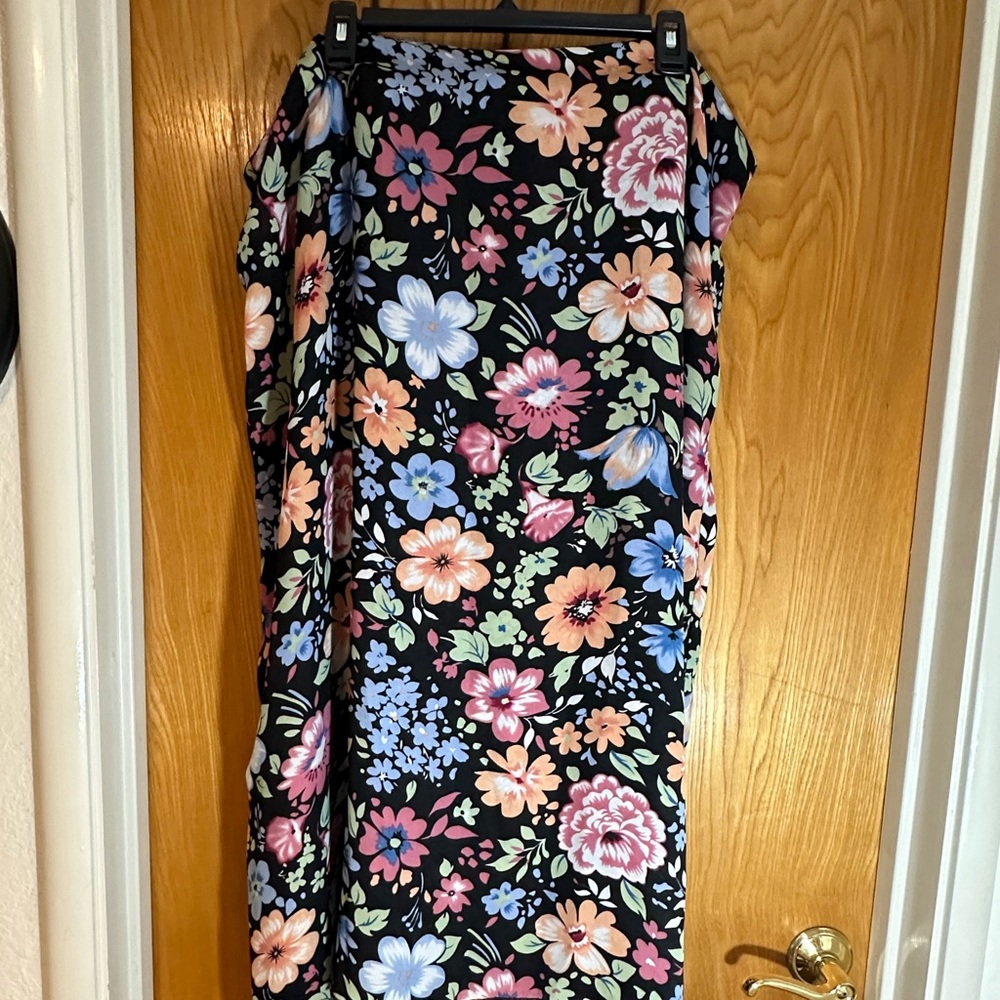 Plus Size Reversible Floral Skirt (2 in 1)
